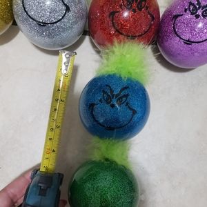 14 multicolor grinch balls